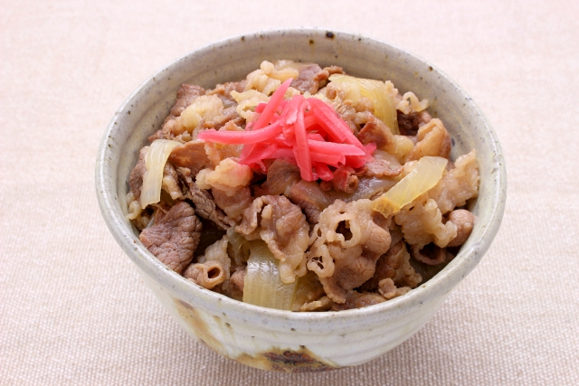牛丼 “うし” の肉… たんぱく質・鉄分補給に◎